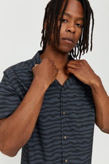 Maka ist 1,86 und trägt Größe L