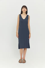 Nika ist 1,79 und trägt die Größe S