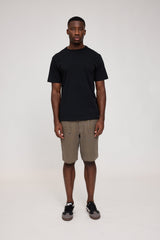 Terence ist 1,90 und trägt Größe L