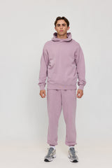Lennox ist 1,90 und trägt Größe L