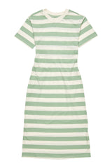Julia ist 1,78 und trägt Größe S