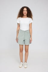 Mandy ist 1,68 und trägt Größe S